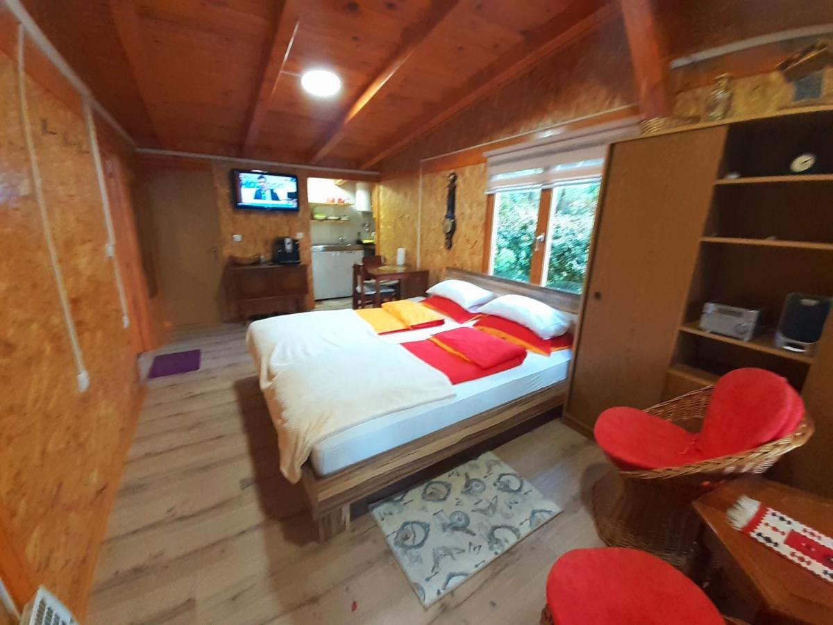 Obiteljski Apartman Borovi Високо Экстерьер фото