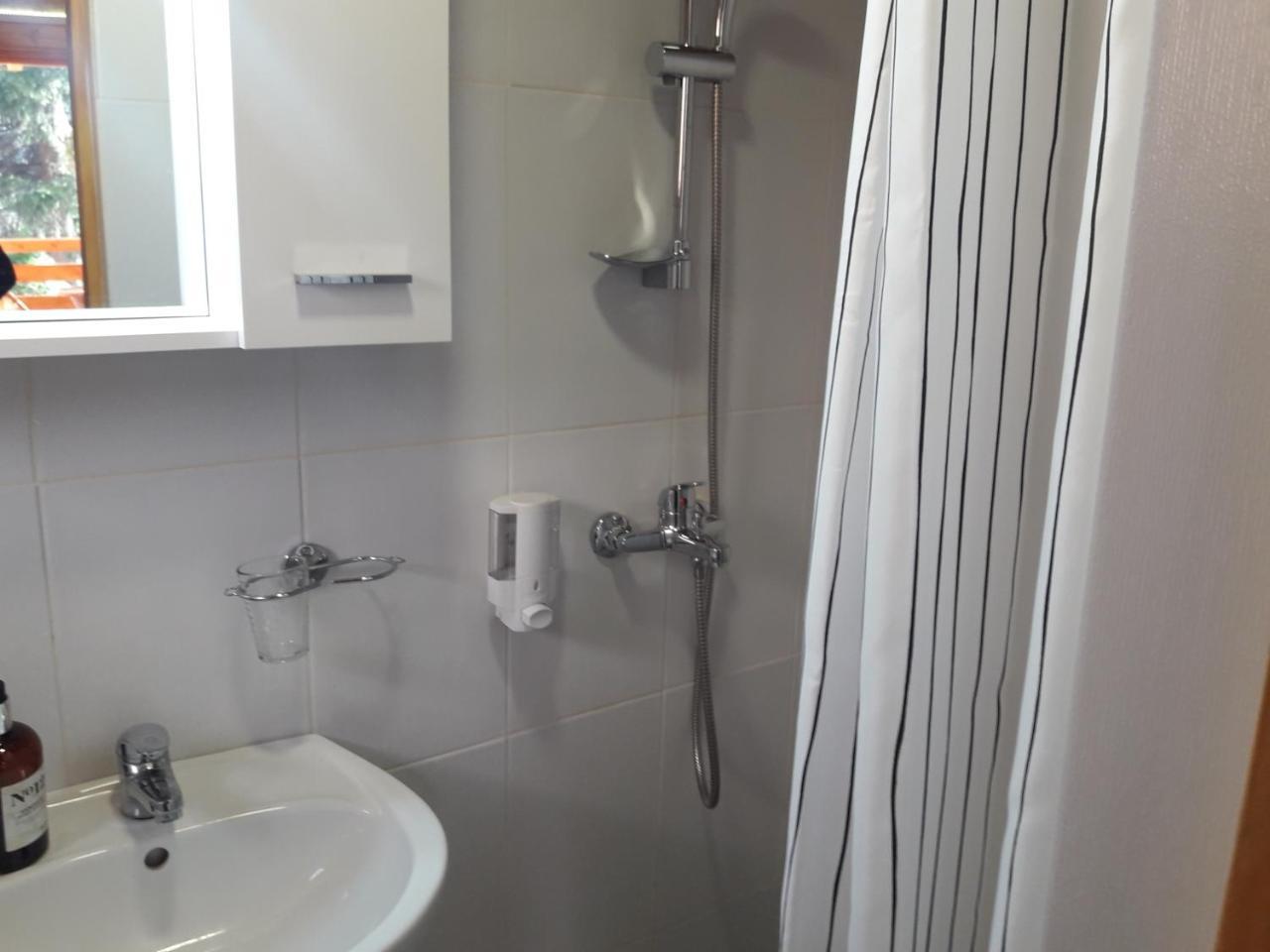 Obiteljski Apartman Borovi Високо Экстерьер фото
