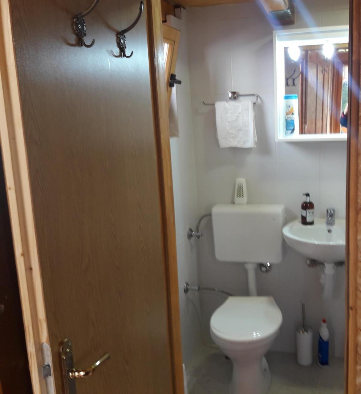 Obiteljski Apartman Borovi Високо Экстерьер фото